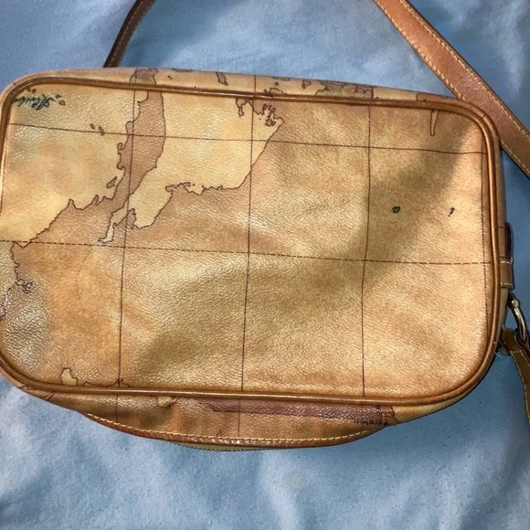 Alviero Martini Beige Lined Zip Pouch - Picture 2 of 6